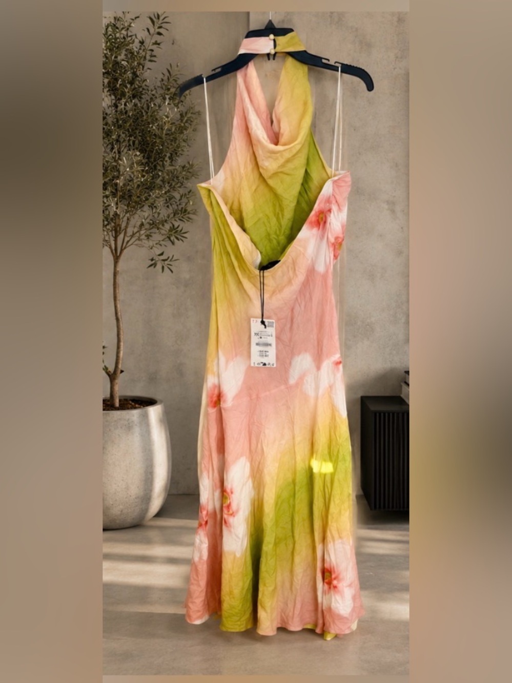 VIRAL ZARA VACATION NEW FLORAL MAXI DRESS SIZE XS
🚨NO DISCOUNT - Picture 3 of 13